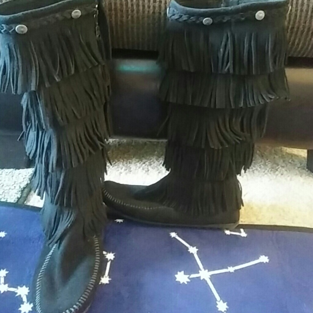 Minnetonka black suede boots
